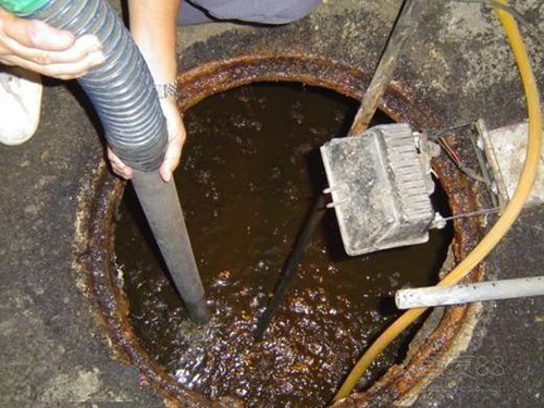金江镇隔油池清理